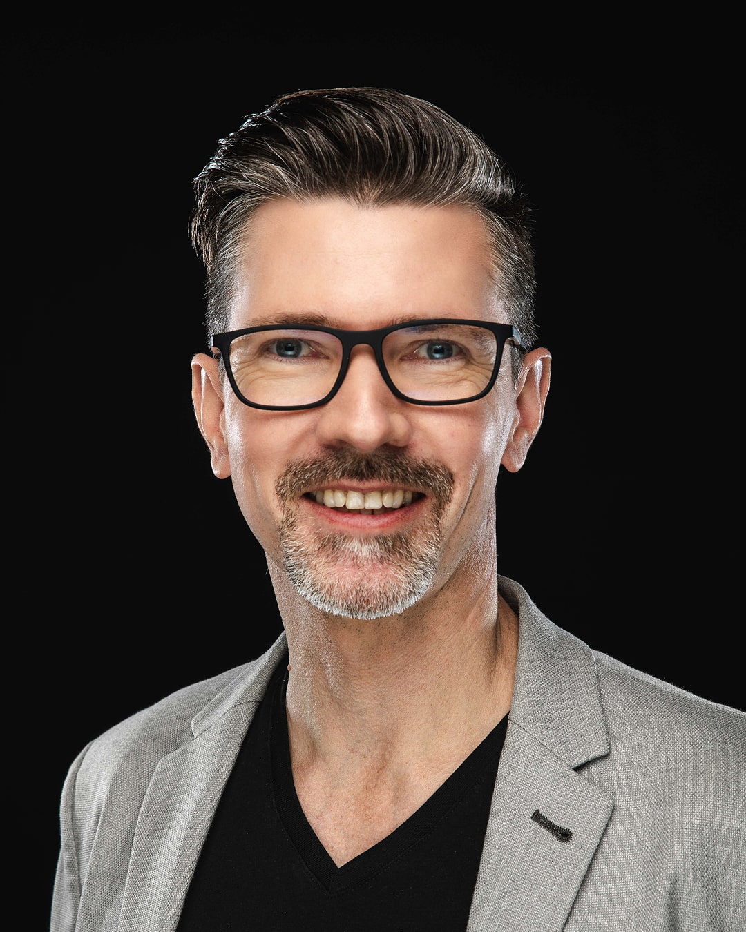 A professional photo of Sebastian Meyer